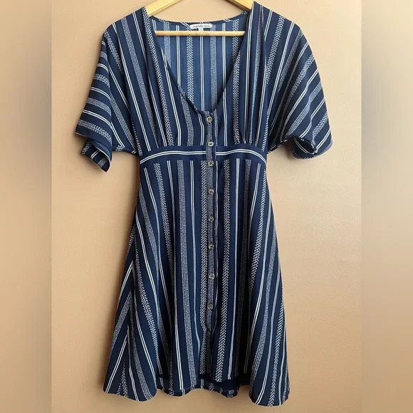 Charlotte Russe Blue & White Vertically Striped Button-Up Dress W/ Waist Tie. S. - Picture 6 of 14